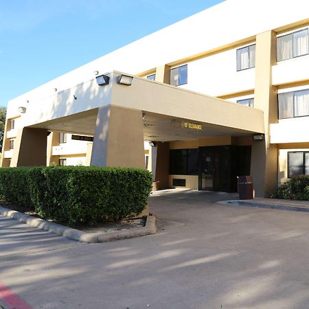 Baymont By Wyndham Plano Hotel Luaran gambar